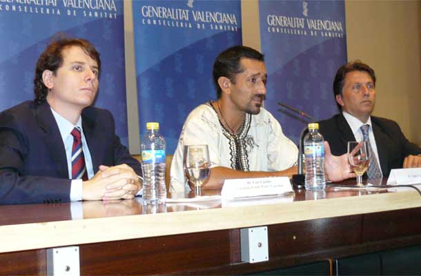 Luis Landín, cirujano; Pedro Cavadas, cirujano responsable del trasplante y Manuel Cervera, consejero de Sanidad Valenciano. 