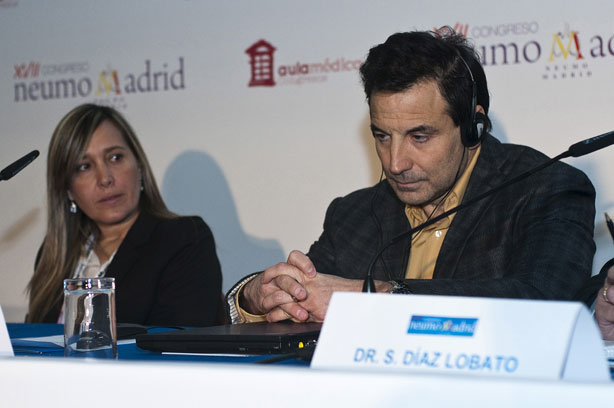 Ana Serrano Mollar y Edward Ingenito, durante el congreso de Neumomadrid. 