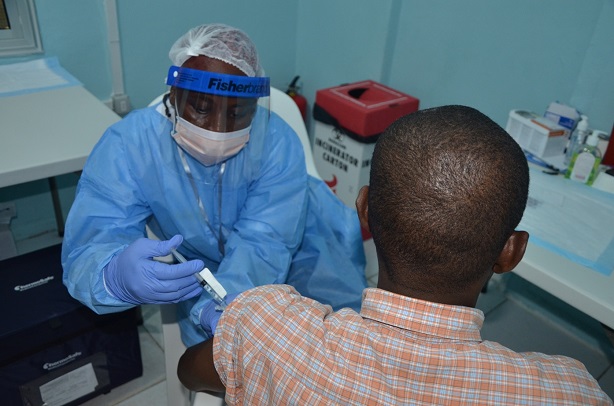 Vacunación contra el Ébola. 