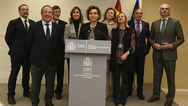 La ministra de Sanidad, con consejeros del PP y representantes del ministerio y de las autonomías populares 