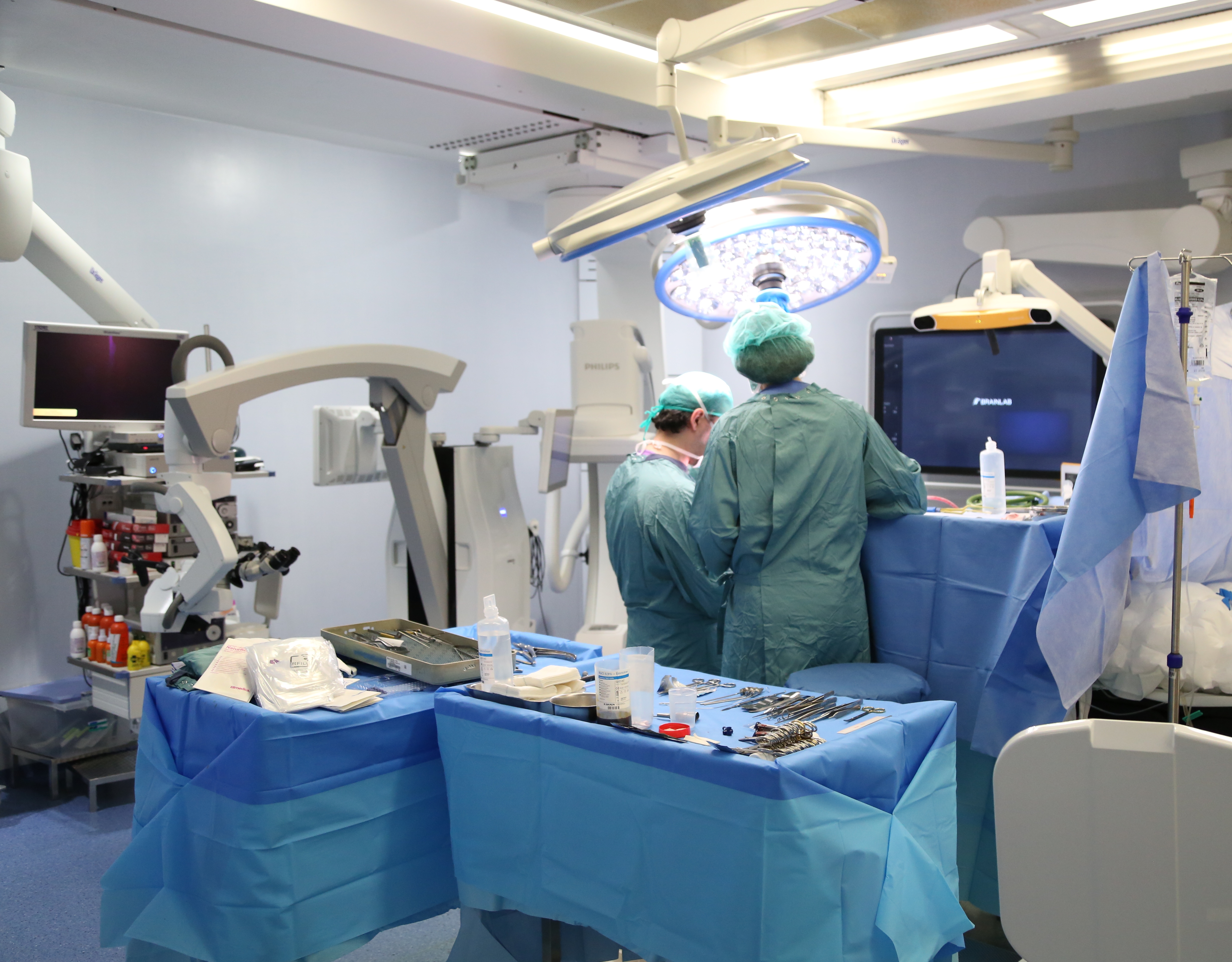 Primera cirugía híbrida en el Valle de Hebrón