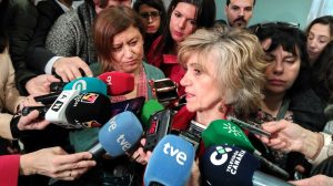 La ministra de Sanidad, MarÃa Luisa Carcedo, atiende a los medios este lunes antes de la reuniÃ³n del Consejo Interterritorial.