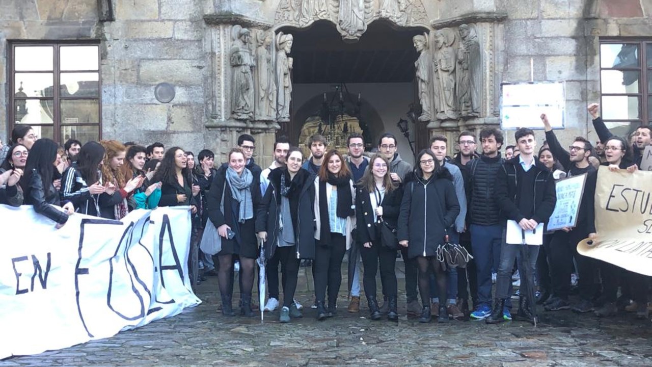 Agreement between the University of Santiago and students to improve the degree of Medicine