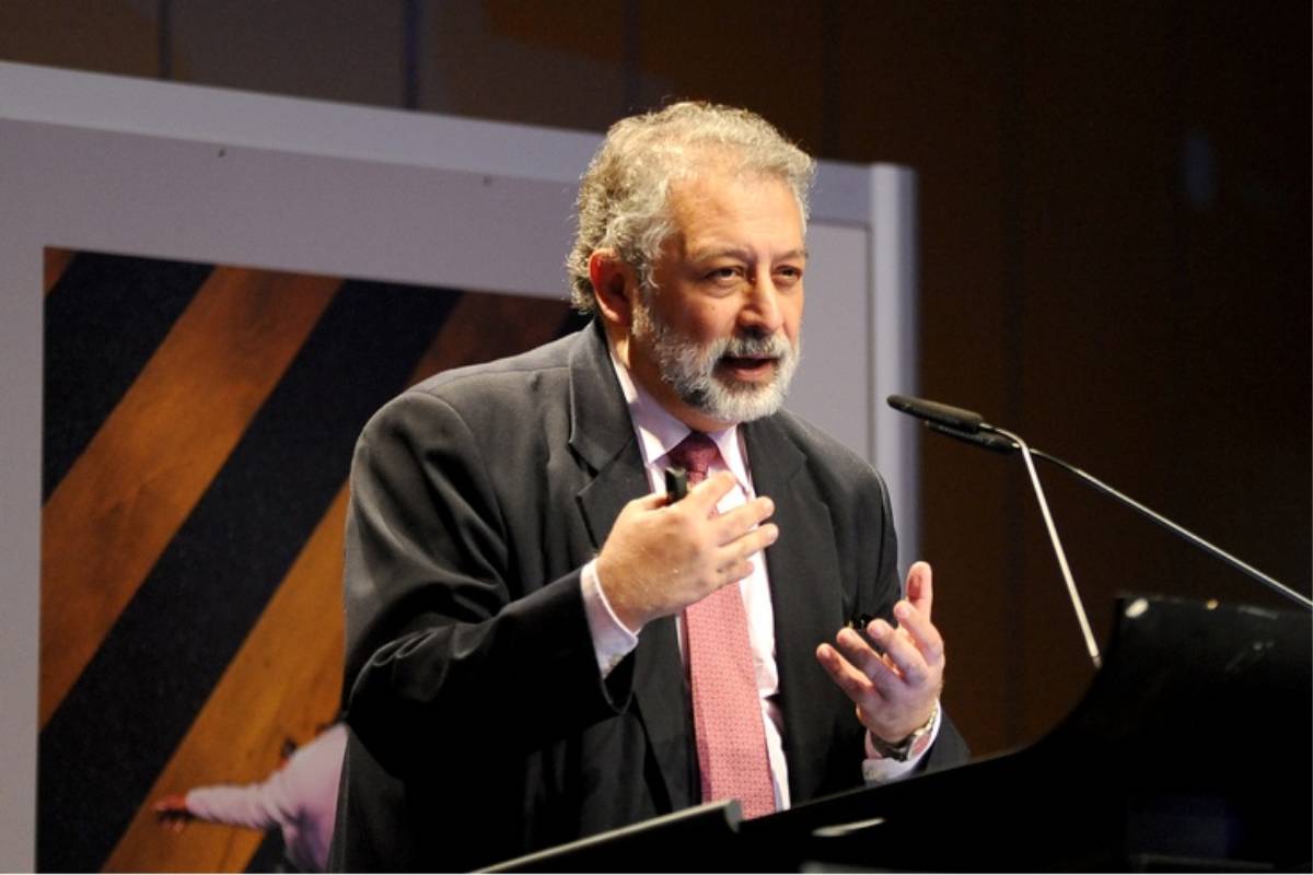 Daniel López Acuña, epidemiólogo y profesor.