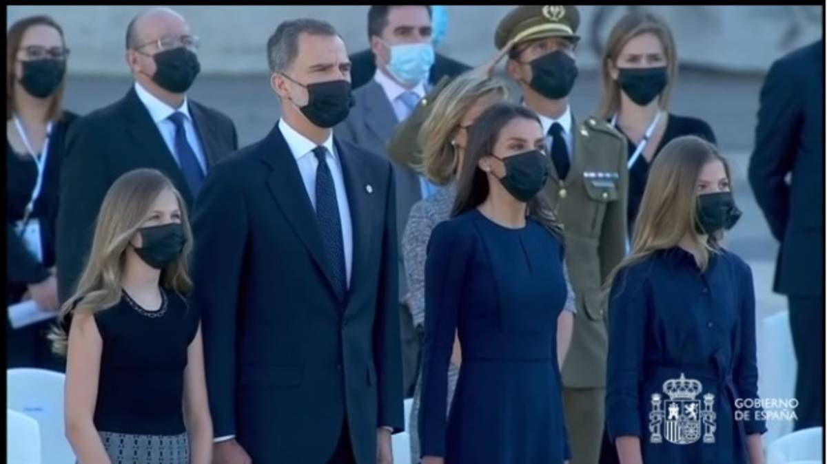 Los reyes en el homenaje a las víctimas del coronavirus.