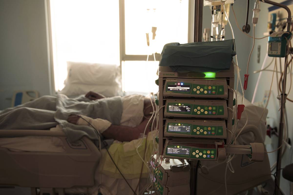 Paciente en una unidad de cuidados intensivos (EM/Biel Alino). 