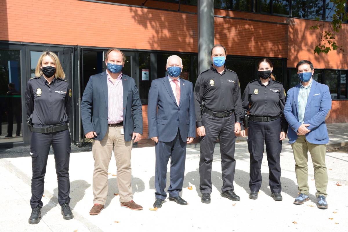 El equipo del Interlocutor Policial Sanitario con el Consejo General de Enfermera (CGE)