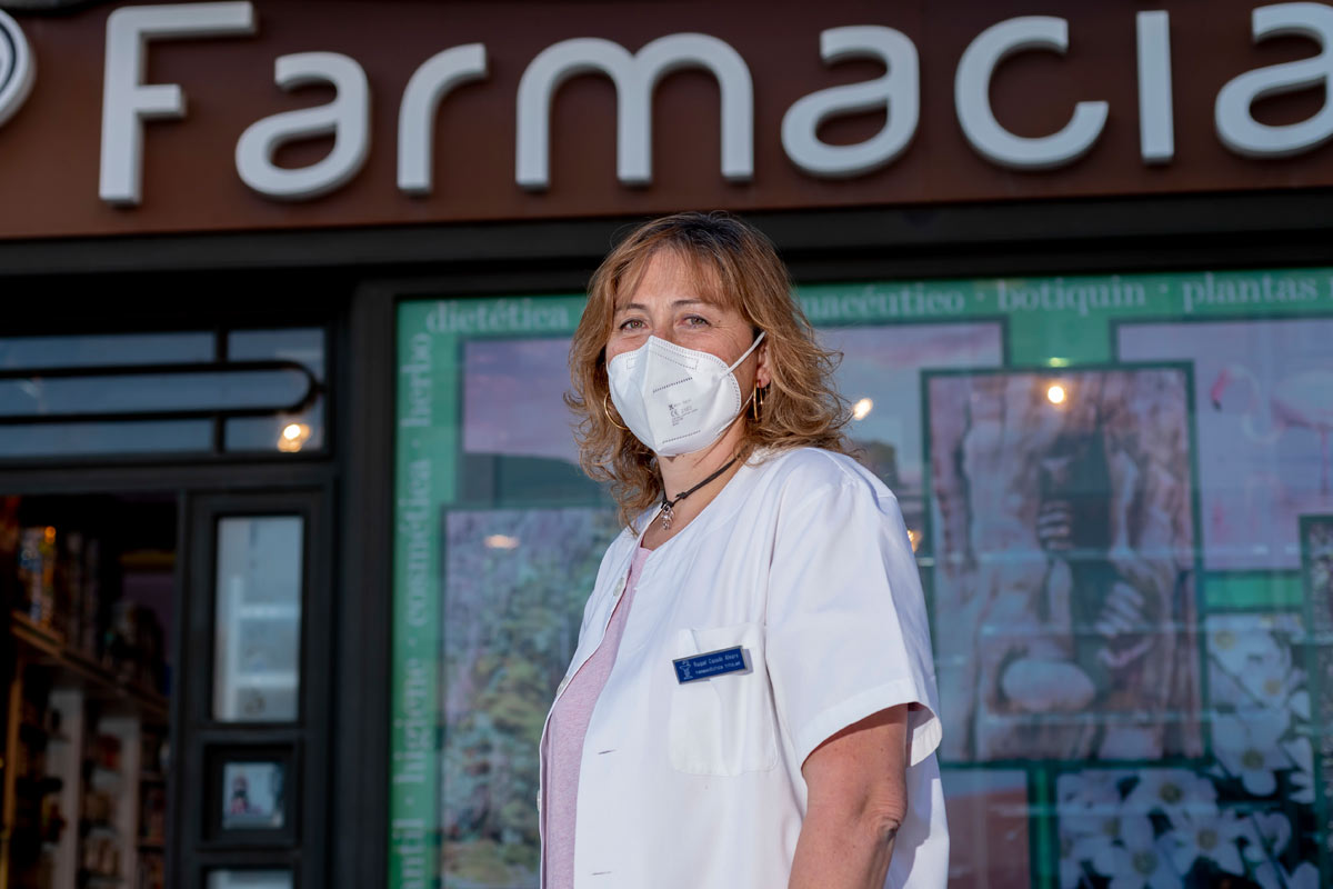 Raquel Casado, farmacéutica de Buitrago de Lozoya (Madrid) y vocal de titulares de farmacia rural del COF de Madrid. / J.L. Pindado.