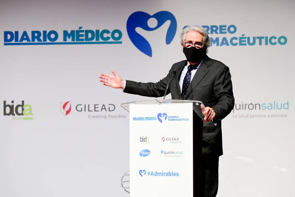 Antonio Fernández-Galiano, presidente de Unidad Editorial, abriendo el acto de homenaje al sector sanitario