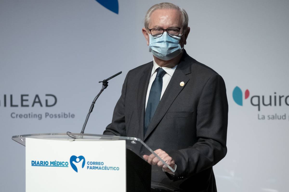 Serafn Romero, presidente del Consejo General de Colegios de Médicos, insta a dar más protagonismo a los profesionales en la gestión de la pandemia