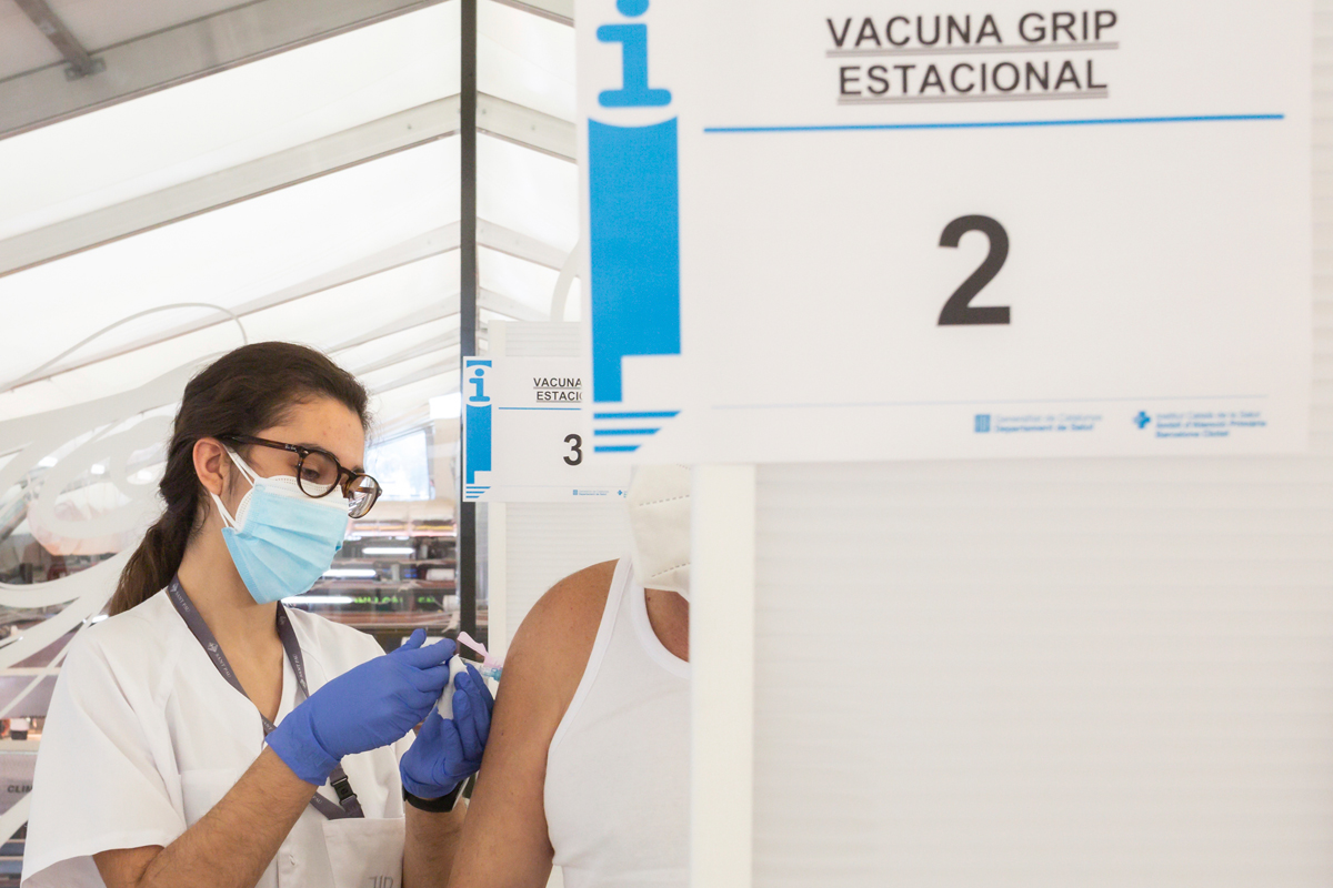 El último boletín del Sistema de vigilancia de infección respiratoria del Instituto de Salud Carlos III recoge un incremento en los casos de gripe.  (FOTO: Jaume Cosialls) 