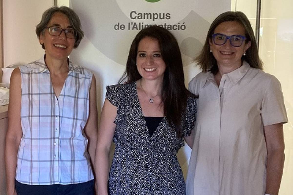 Trinitat Cambras, María Fernanda Zerón y Maria Izquierdo, de la UB.