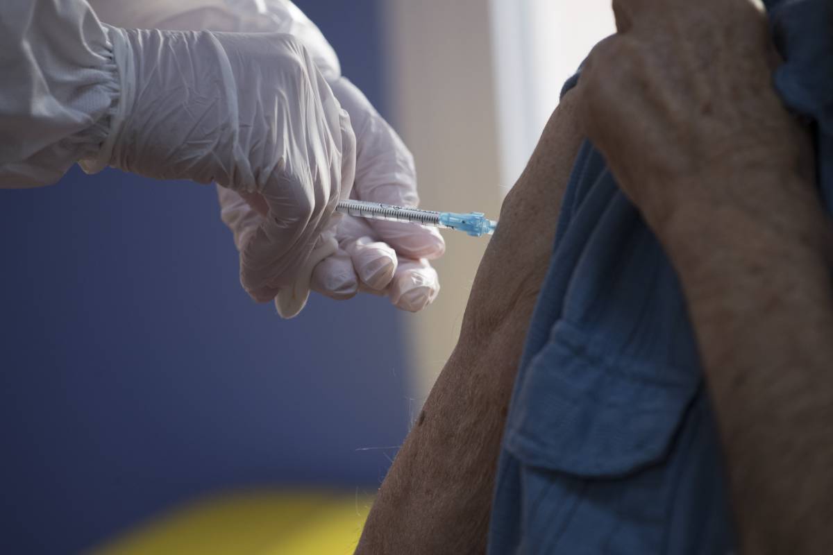 Vacunación de la segunda dosis en una residencia de San Pedro del Pinatar, Murcia.