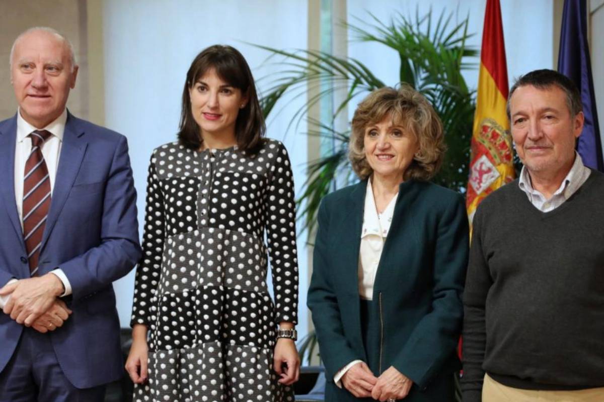 Leyre Gastelurrutia y Andrés zamorano, del CNPT, con Faustino Blanco cuando era secretario general de Sanidad y MarÃa Luisa Carcedo como ministra de Sanidad.