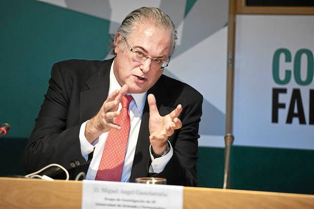 Miguel Ãngel Gastelurrutia, presidente del COF de GuipÃºzcoa.