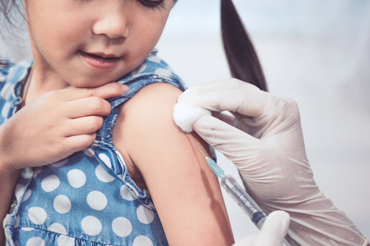 Los niños no se vacunarán hasta que no se analicen rigurosamente los datos. 