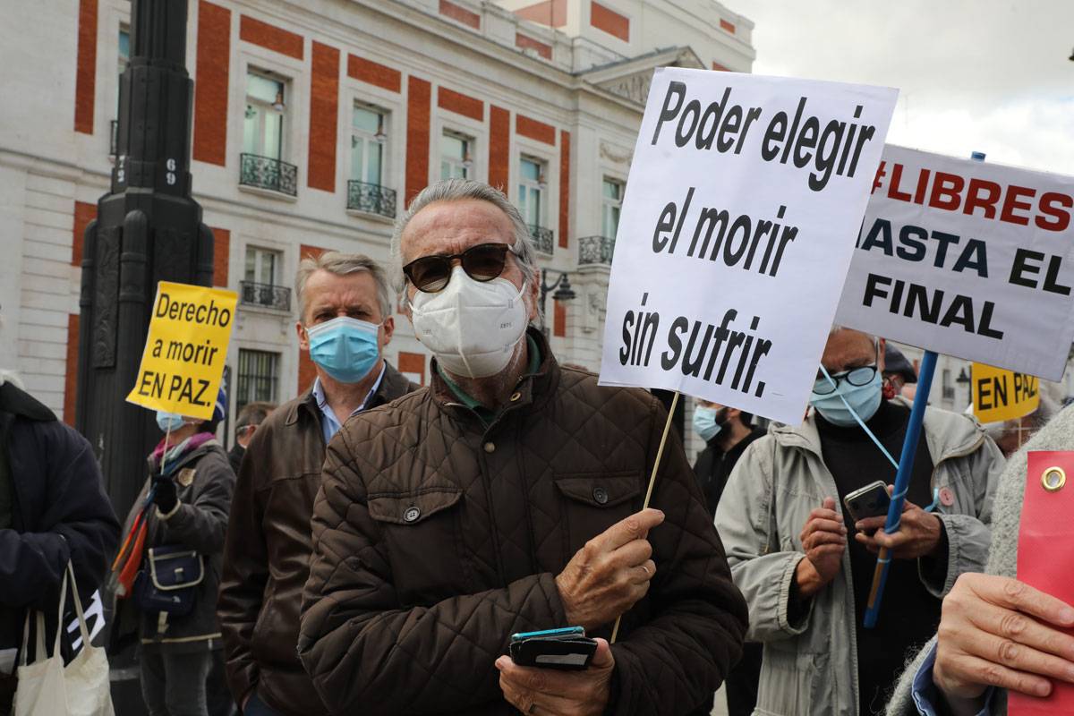 Manifestación a favor de la eutanasia en Madrid. 