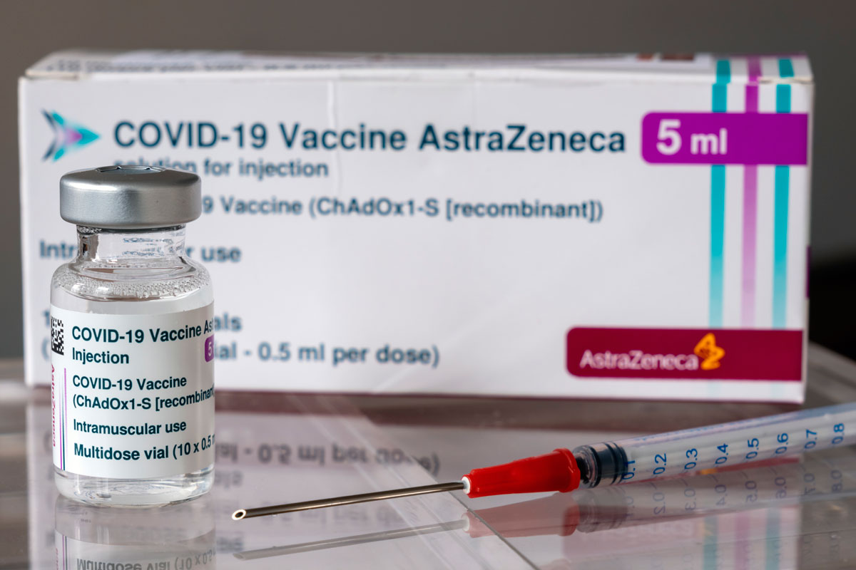AstraZeneca asegura que su vacuna es eficaz en mayores de 65 años