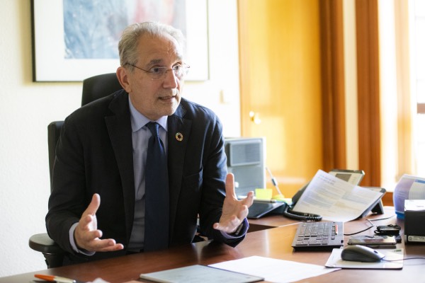 Más de un millar de alegaciones al decreto de especialidades esperan sobre la mesa de Ordenación Profesional (FOTO: Mauricio Skrycky).