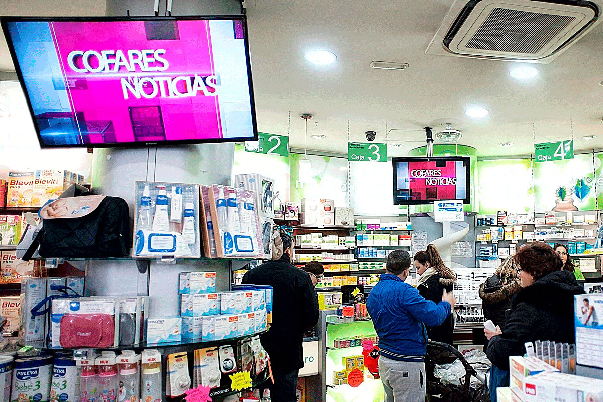 Los monitores instalados en las farmacias se convierten en asistentes de ventas digitales e inteligentes.