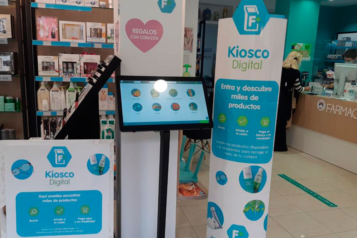 Kiosco digital instalado en una farmacia que permite el acceso a un surtido de 18.000 referencias.