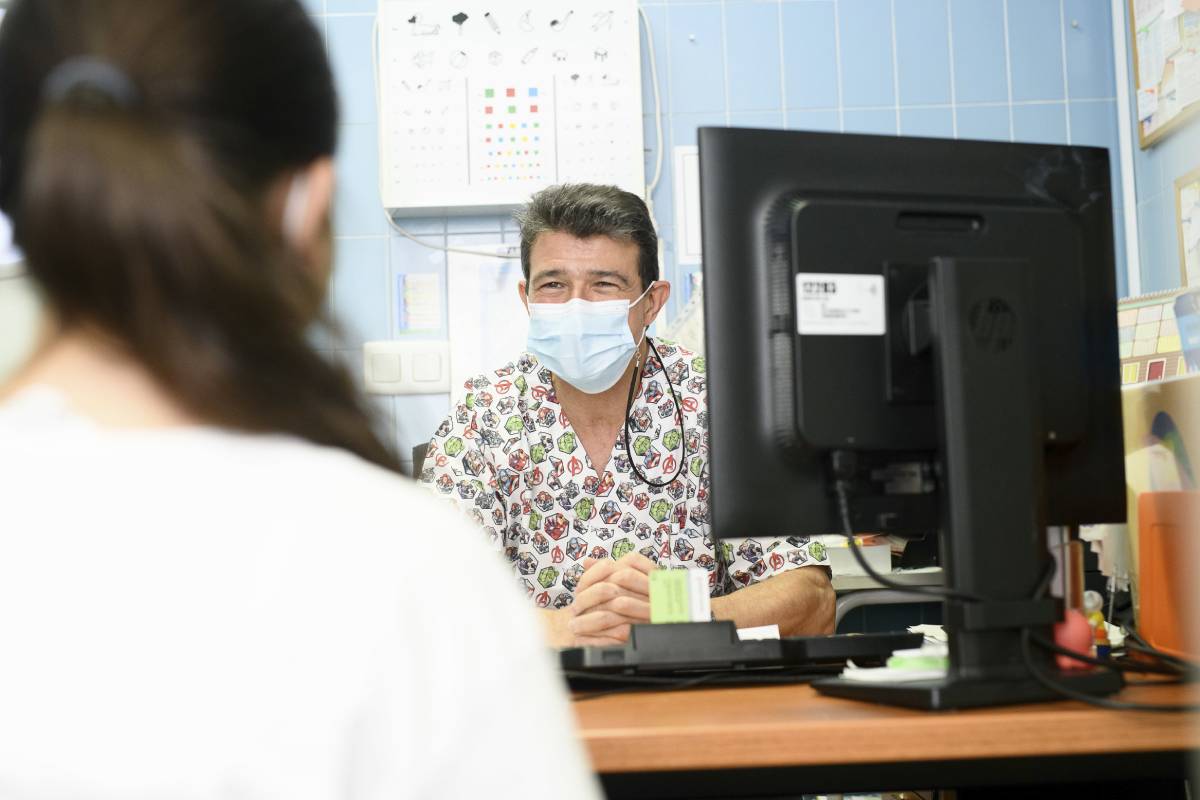 Luis Carlos Blesa lleva mÃ¡s de 30 aÃ±os trabajando en atenciÃ³n primaria (Foto: Kike Taberner)