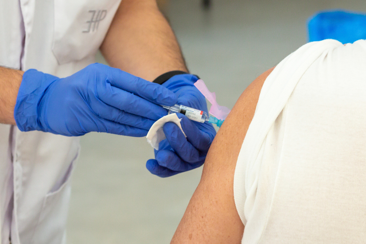La vacunación es uno de los 'puntos fuertes' para erradicar el coronavirus. FOTO: DM. 