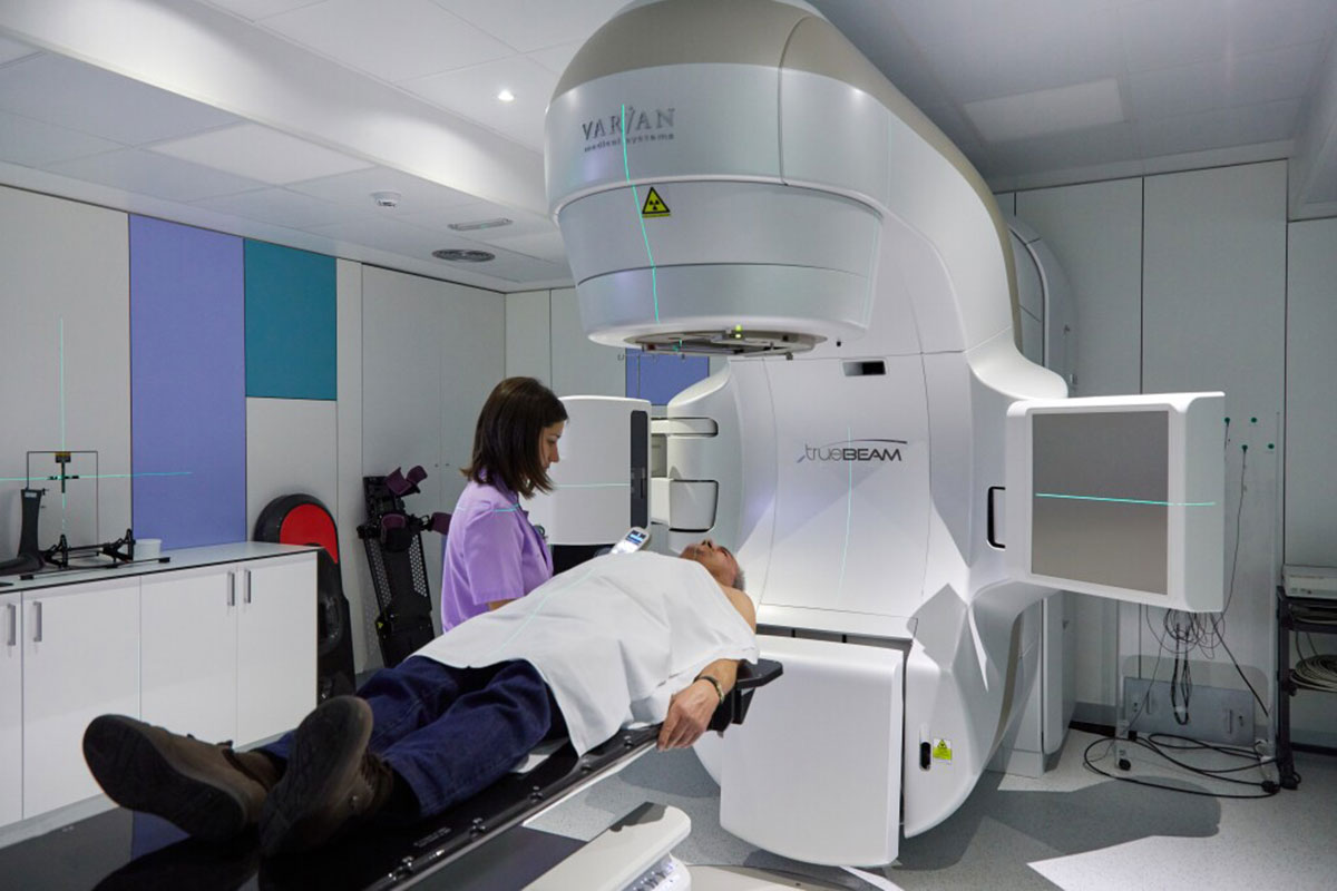 La radioterapia se adentra en la medicina personalizada y en enfermedades no oncológicas