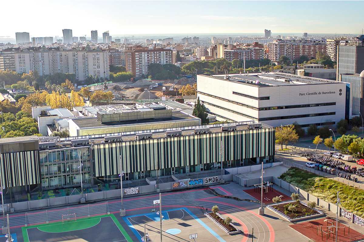 El Parque Científico de Barcelona, de la UB, acoge varias empresas del sector biomédico.