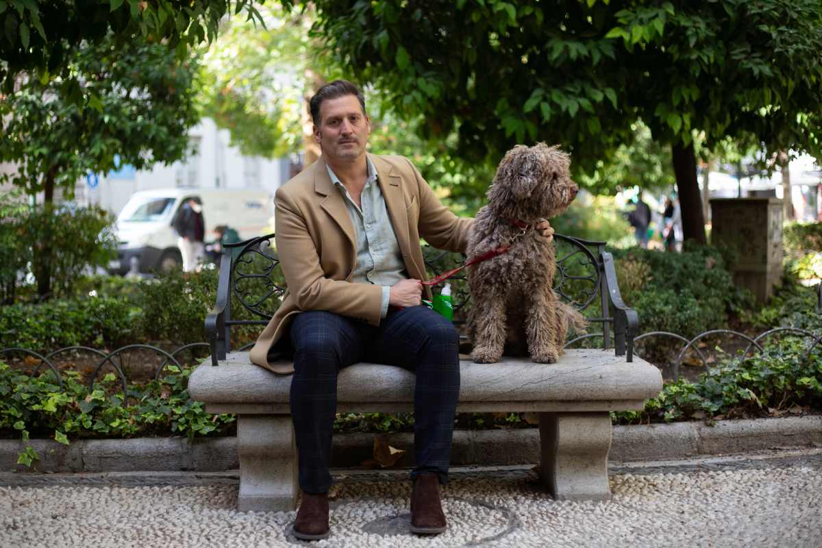 Javier Sierra es enfermero y padece psoriasis y artritis psoriásica. (FOTO: Sergio González Varela)