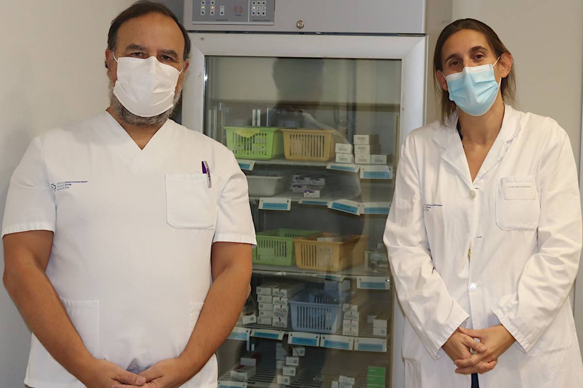 Según V�ctor del Campo, del Complejo Hospitalario de Santiago (en la imagen, junto a la preventivista Mar�a Herránz), la vacuna que están investigando otorgar�a una mejor y más duradera protección frente al virus.