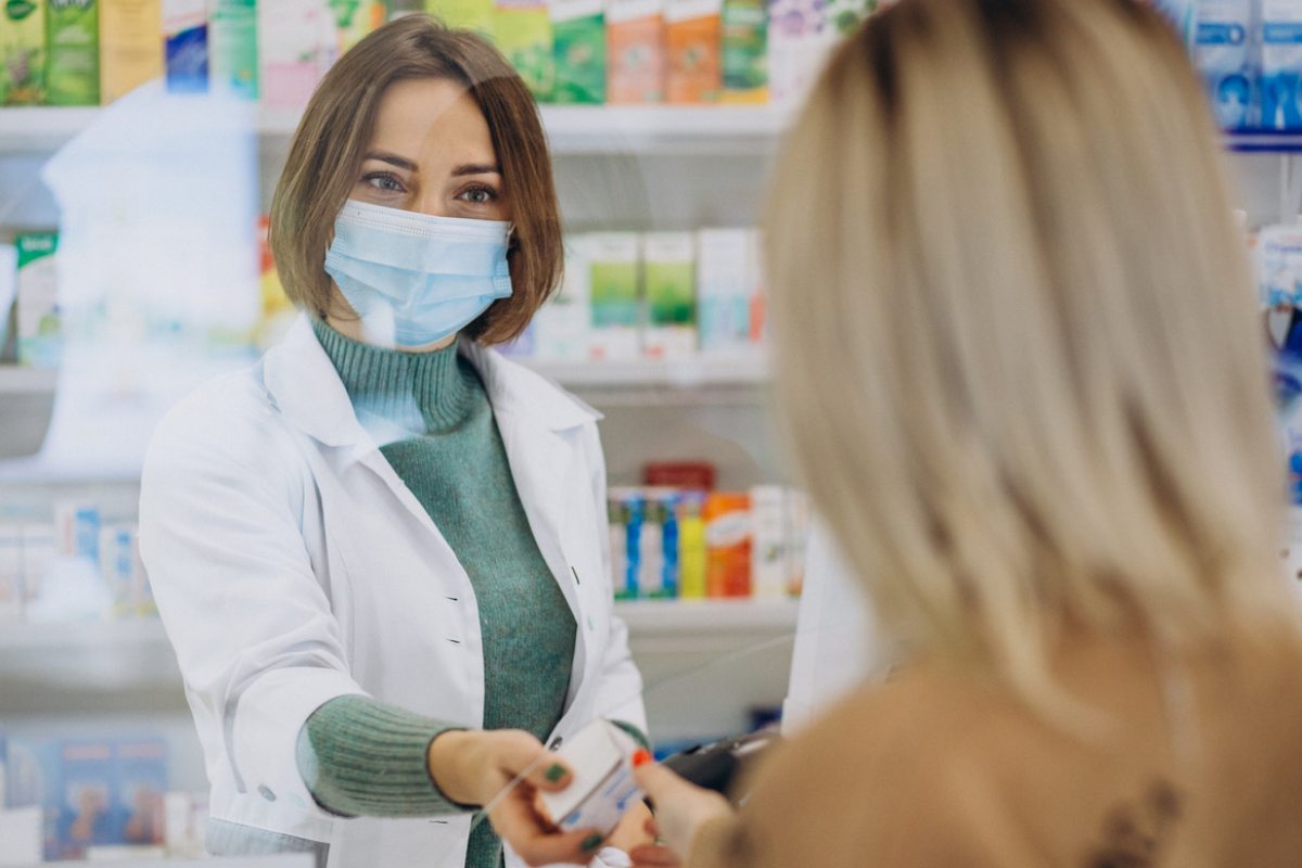 Sefac pide que se cuente con los farmacéuticos comunitarios en las estrategias del Sistema Nacional de Salud encaminadas a acabar con la pandemia.