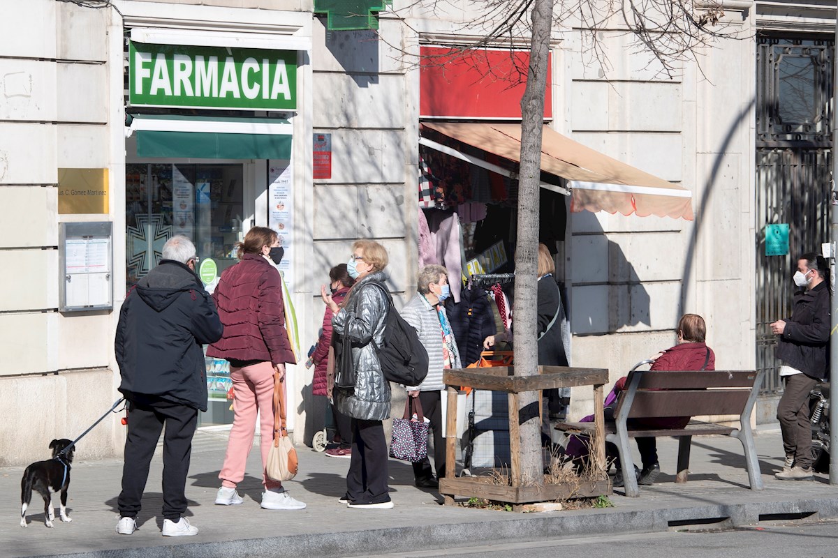 Se han adherido al Programa de Asistencia en la Realización de Autotest en la Farmacia Comunitaria de la Comunidad Valenciana, 407 boticas de la provincia de Valencia, de las cuales 171 están en la capital y 236 en el resto. Foto: EFE.