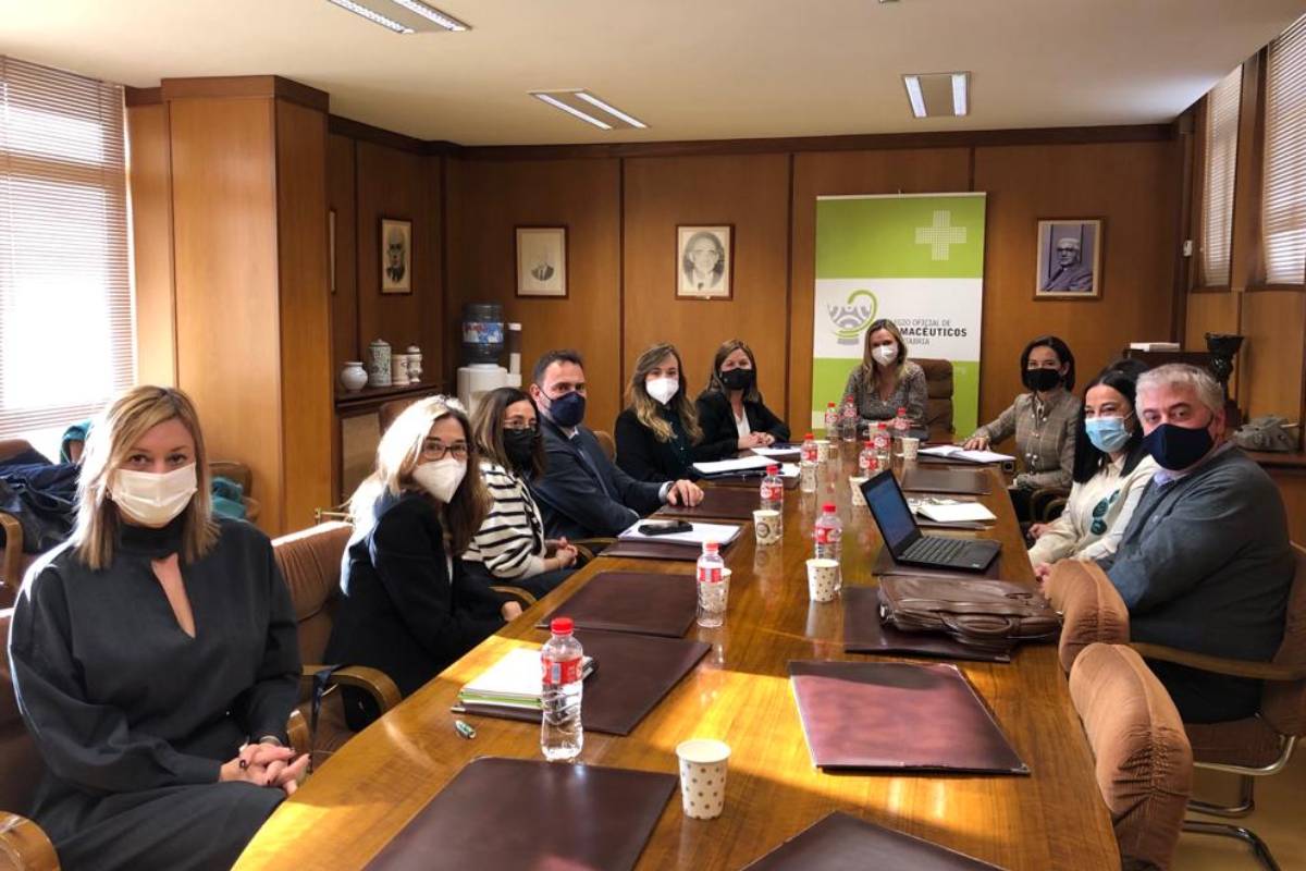 Reunión entre los representantes del Consejo General de COF y el COF de Cantabria con Muface y otras entidades aseguradoras.  