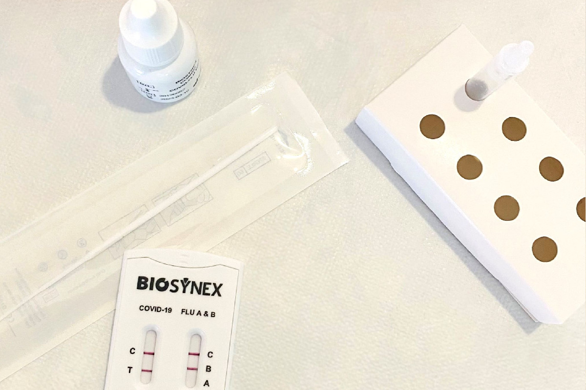 El test que comercializa Rhogen requiere de la toma de muestras de hisopos nasofar�ngeos como los test de autodiagnóstico.