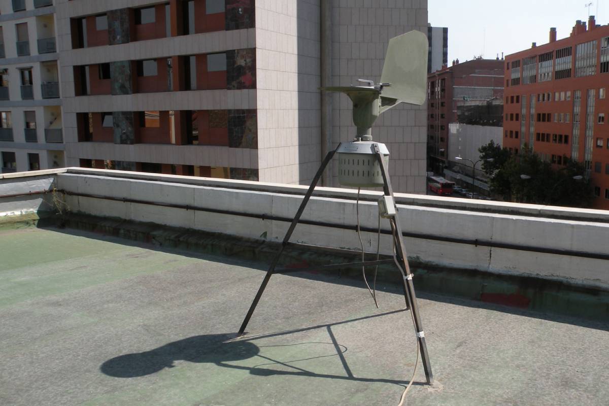 Captador de partculas de polen situado en la azotea de un edificio del Gobierno de Aragón, ubicado en el centro de Zaragoza. 