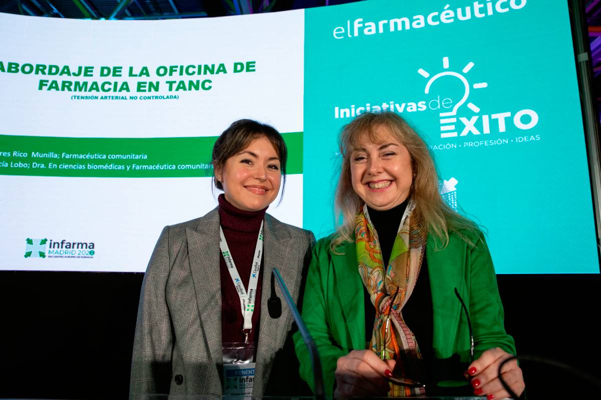 las farmacéuticas Dolores Rico Munilla y Jimena García Lobo, en 'Infarma' 2022. Foto: Sergio G. Valero.