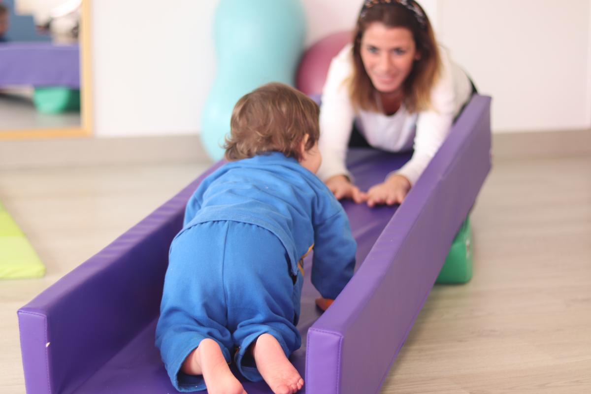 Carolina Martnez, fisioterapeuta, cree que el miedo ha afectado al desarrollo motor de los niños.