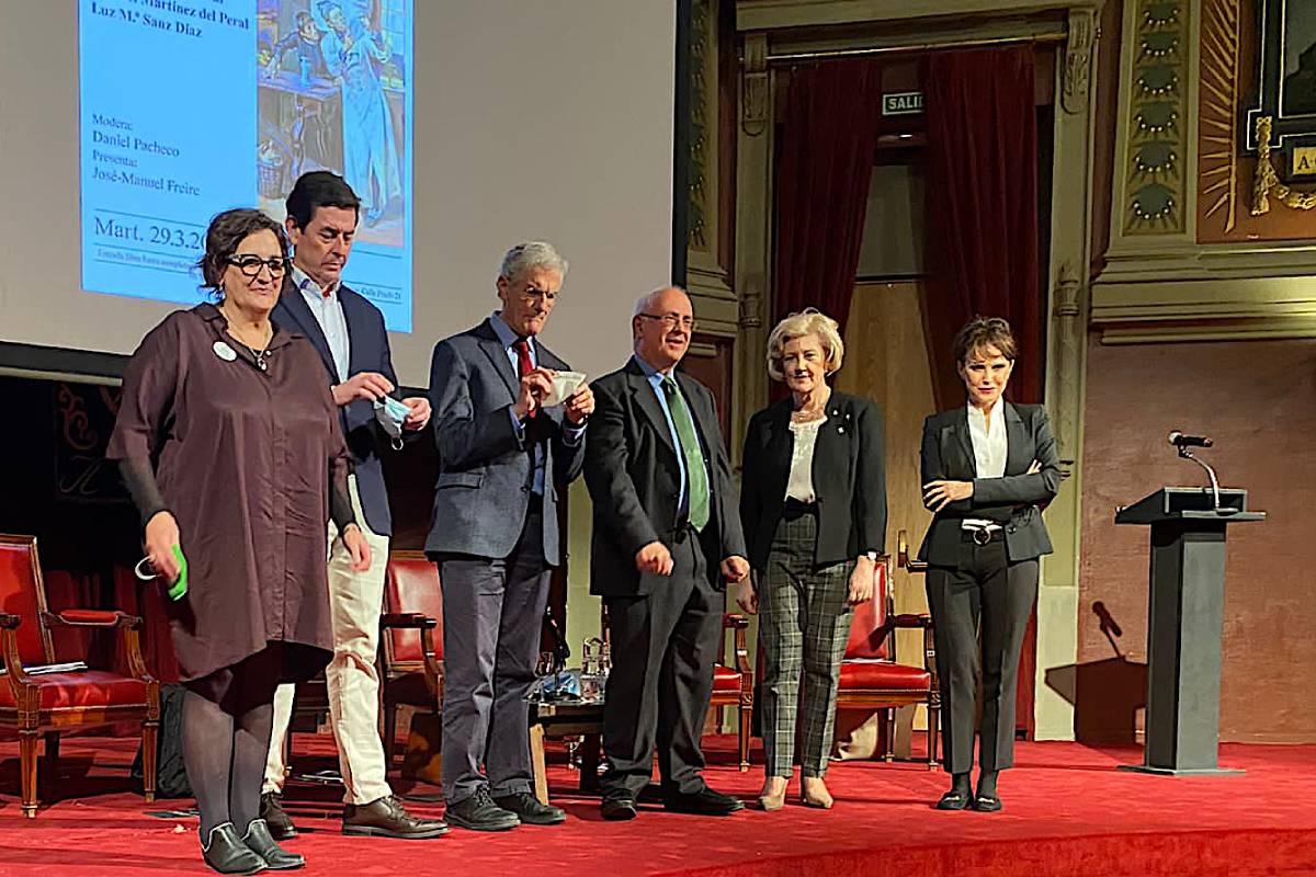 Luz Sanz, Manuel Martínez del Peral, Mercedes González Gomis y Rosalía Gozalo, en el debate organizado en el Ateneo de Madrid el pasado 29 de marzo. Foto: FARMACÉUTICOS DE MADRID +