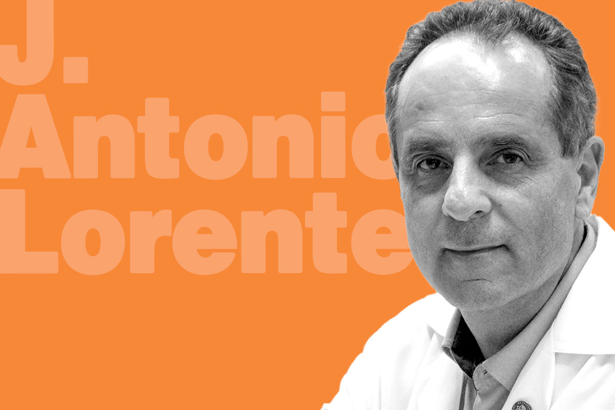 José Antonio Lorente, director del Laboratorio de Identificación Genética de la Universidad de Granada. Foto: MIGUEL ÁNGEL MOLINA