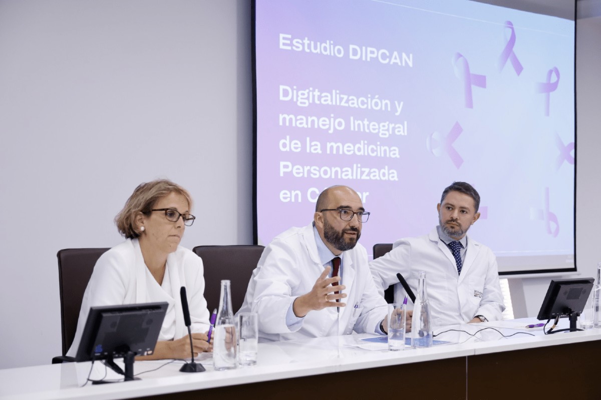 Carlota Costa, Enrique Grande y Fabio Franco, durante la presentación de Dipcan.