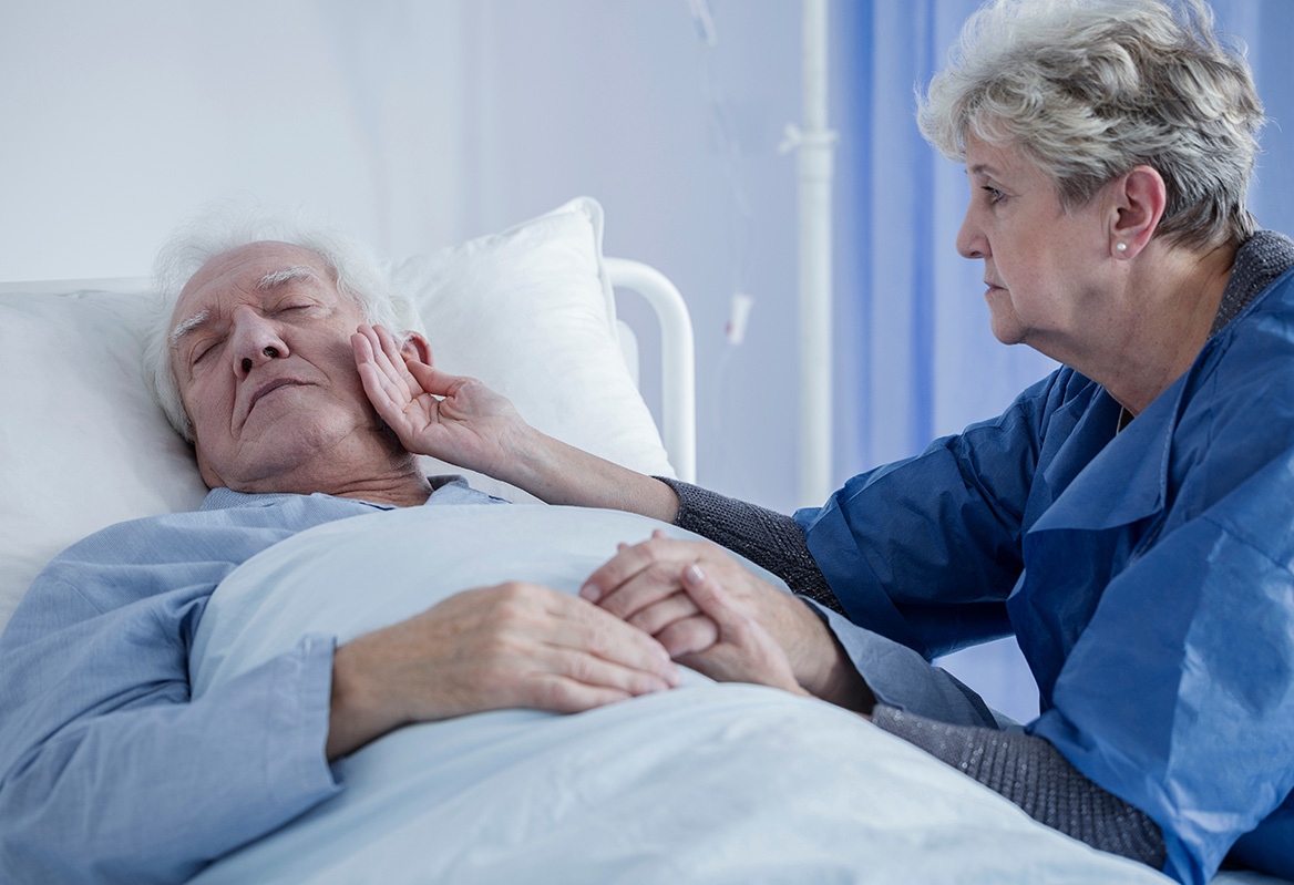 Cuidados paliativos: una buena formación es imprescindible para el trato de los pacientes 