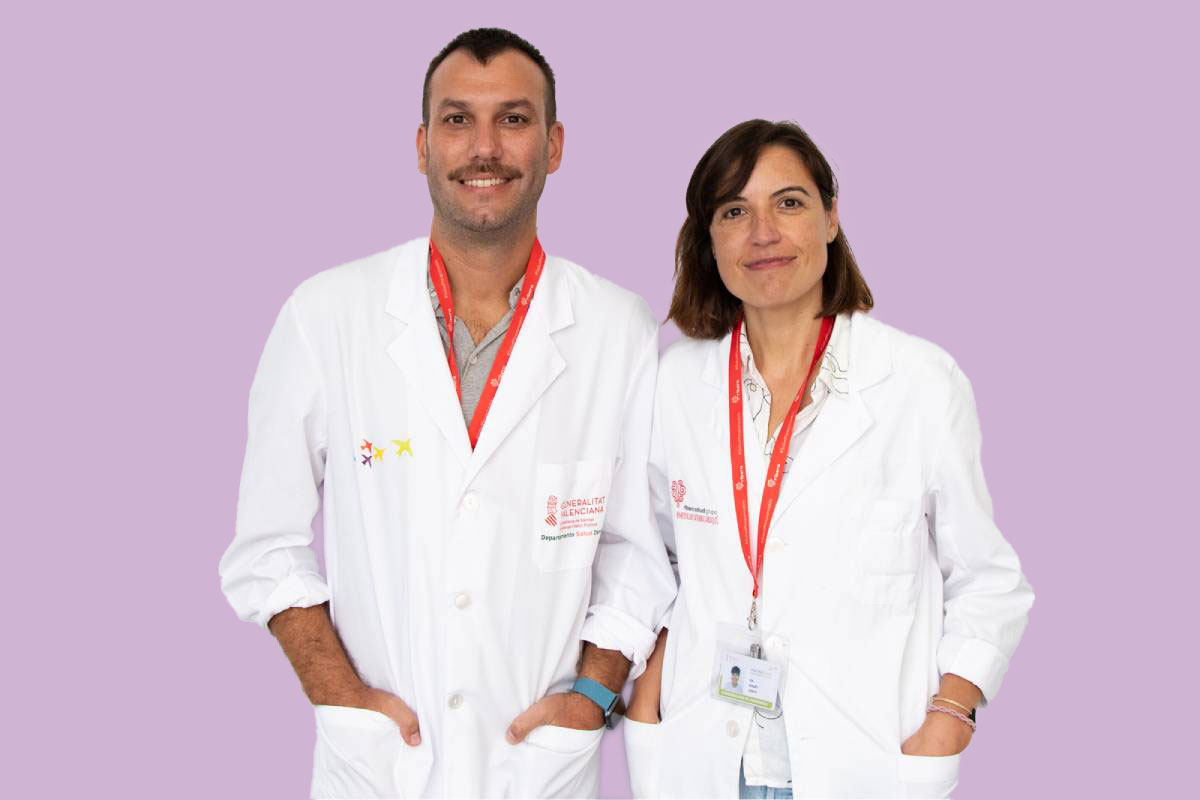 Daniel Monasor, enfermero del centro de salud de Benissa (Alicante), e Isabel Erades,  responsable de Formación, Docencia e Investigación de Enfermería en el Departamento de Salud de Denia. 