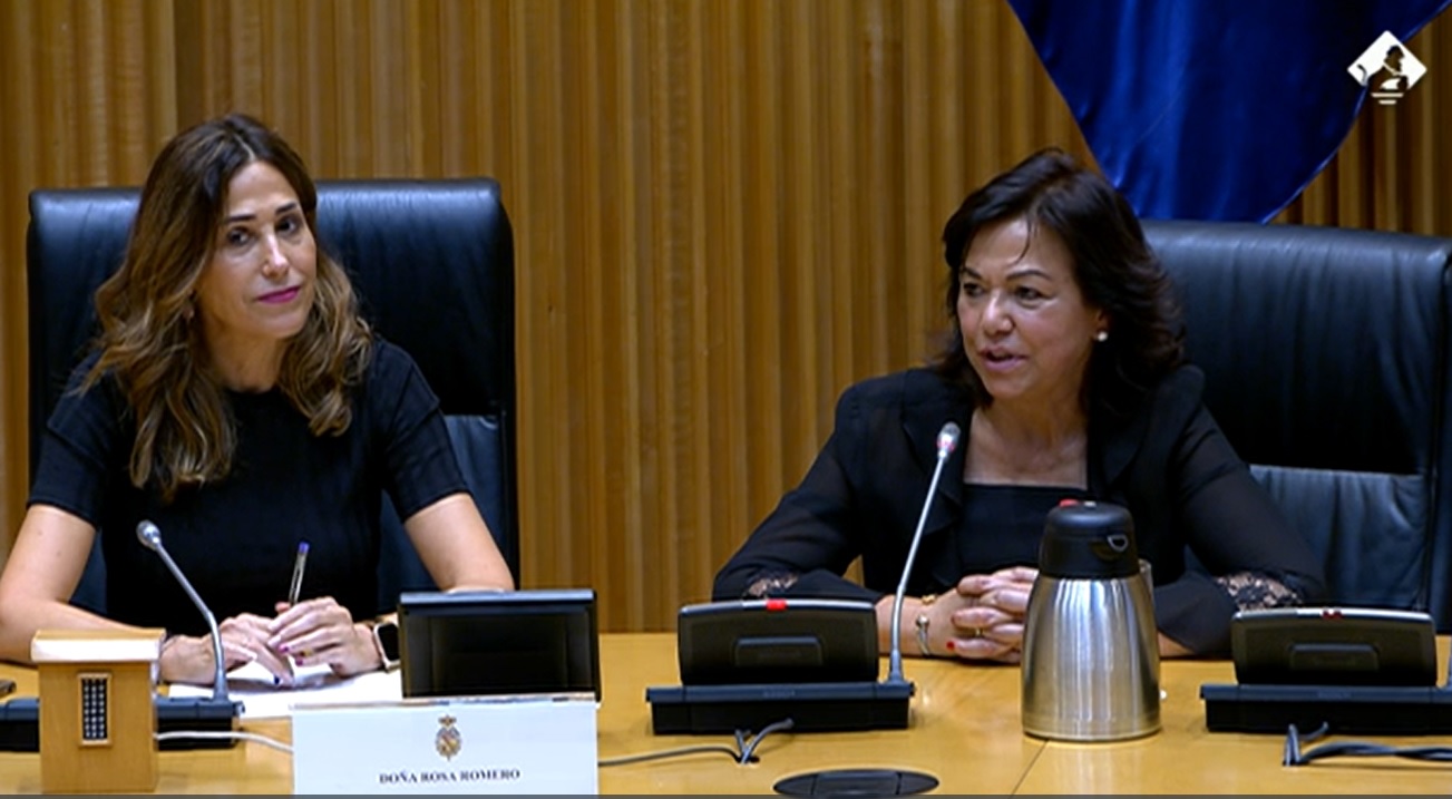 Rosa Romero, presidenta de la Comisión de Sanidad del Congreso de los Diputados, y Pilar Fernández Pascual, presidenta de la Asociación de Pacientes de Cáncer de Mama Metastásico. 