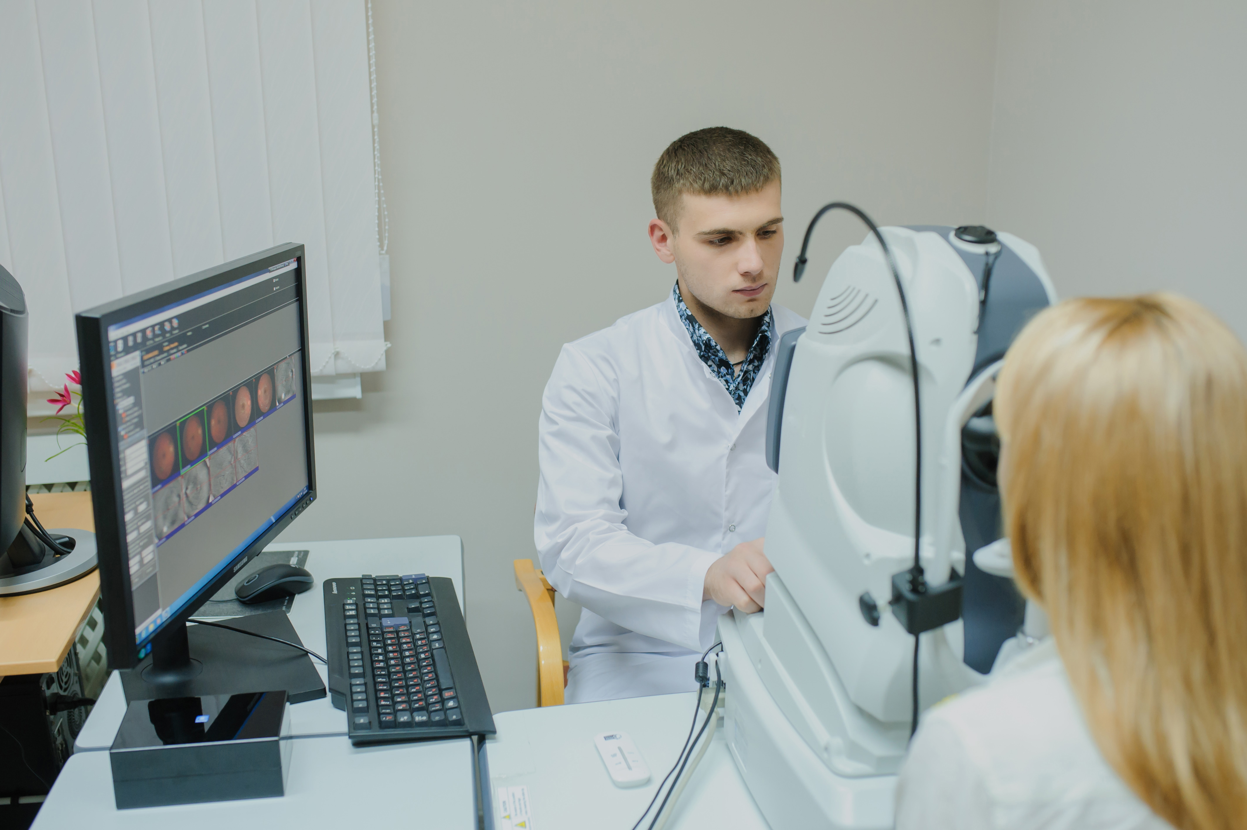 Realización de pruebas diagnósticas del edema macular diabético. 