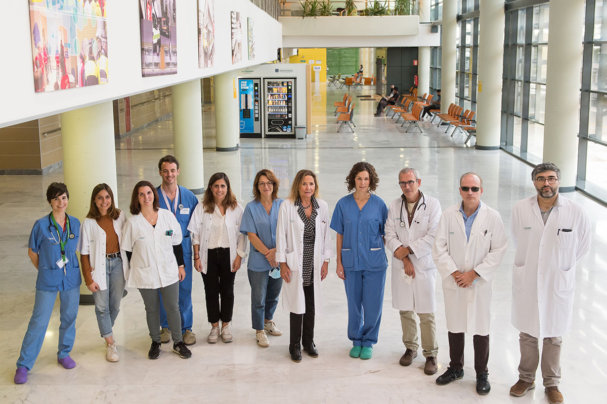 Profesionales del Equipo Multidisciplinar de CAR-T del Hospital Universitari Son Espases, en Palma de Mallorca. Foto: ALBERTO VERA. 