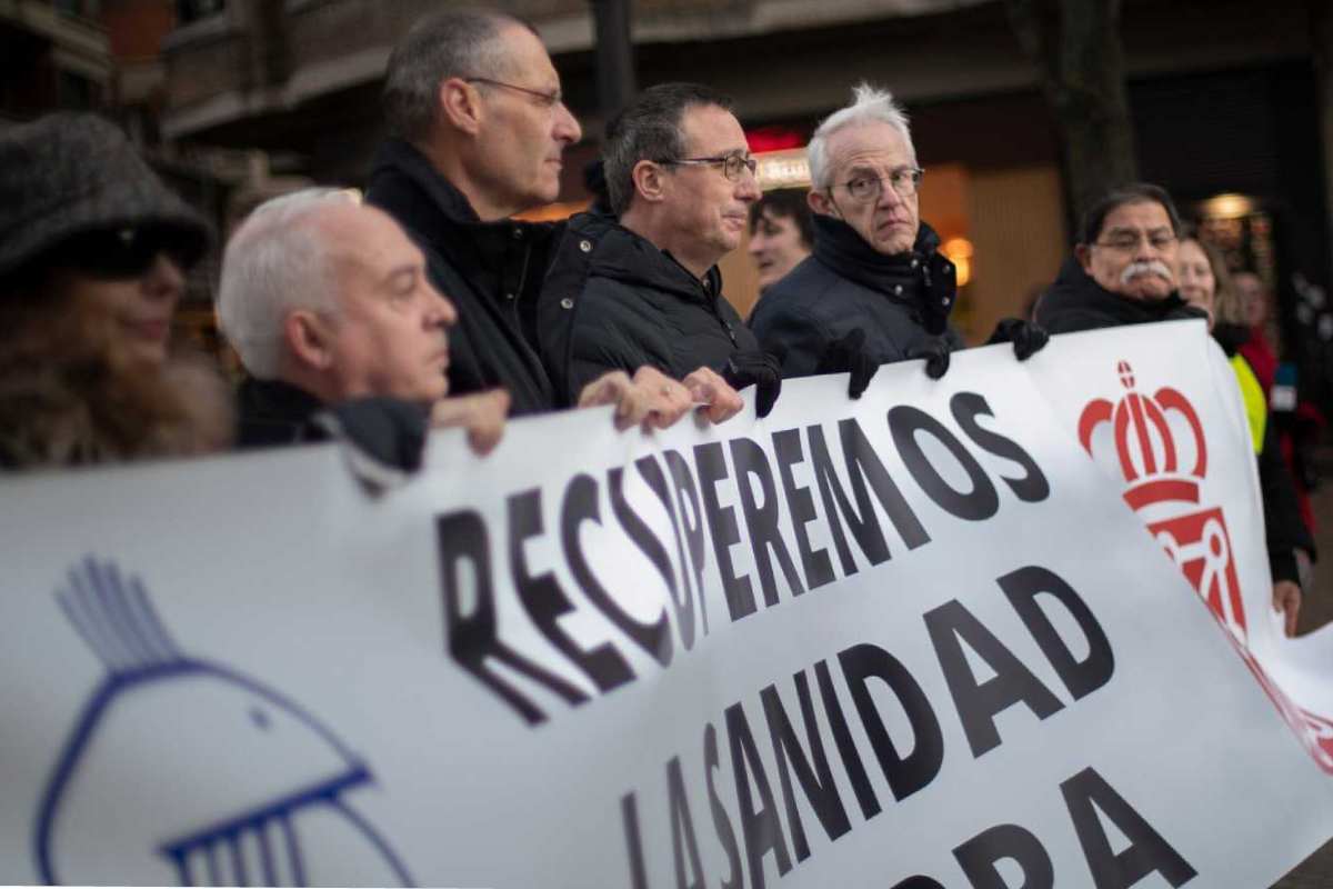 Cabecera de una de las manifestaciones convocadas en Pamplona por el Sindicato Médico de Navarra para reclamar mejoras sanitarias a la Administración Foral. Foto: SMN. 