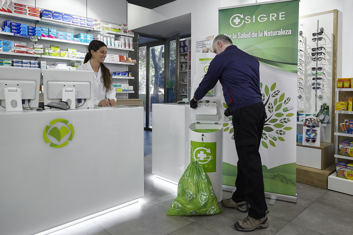 Los españoles reciclaron en 2022 un 5% más de envases vacíos o con restos de medicamentos en los Puntos Sigre. Foto: SIGRE. 
