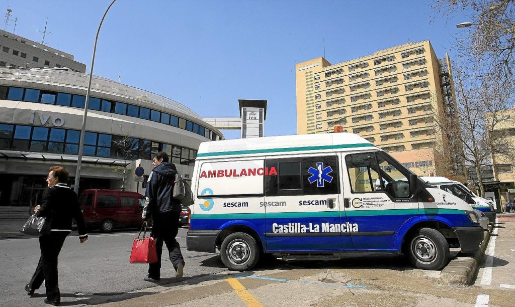Imagen de archivo de una ambulancia del Servicio de Salud de Castilla-La Mancha (Sescam). 