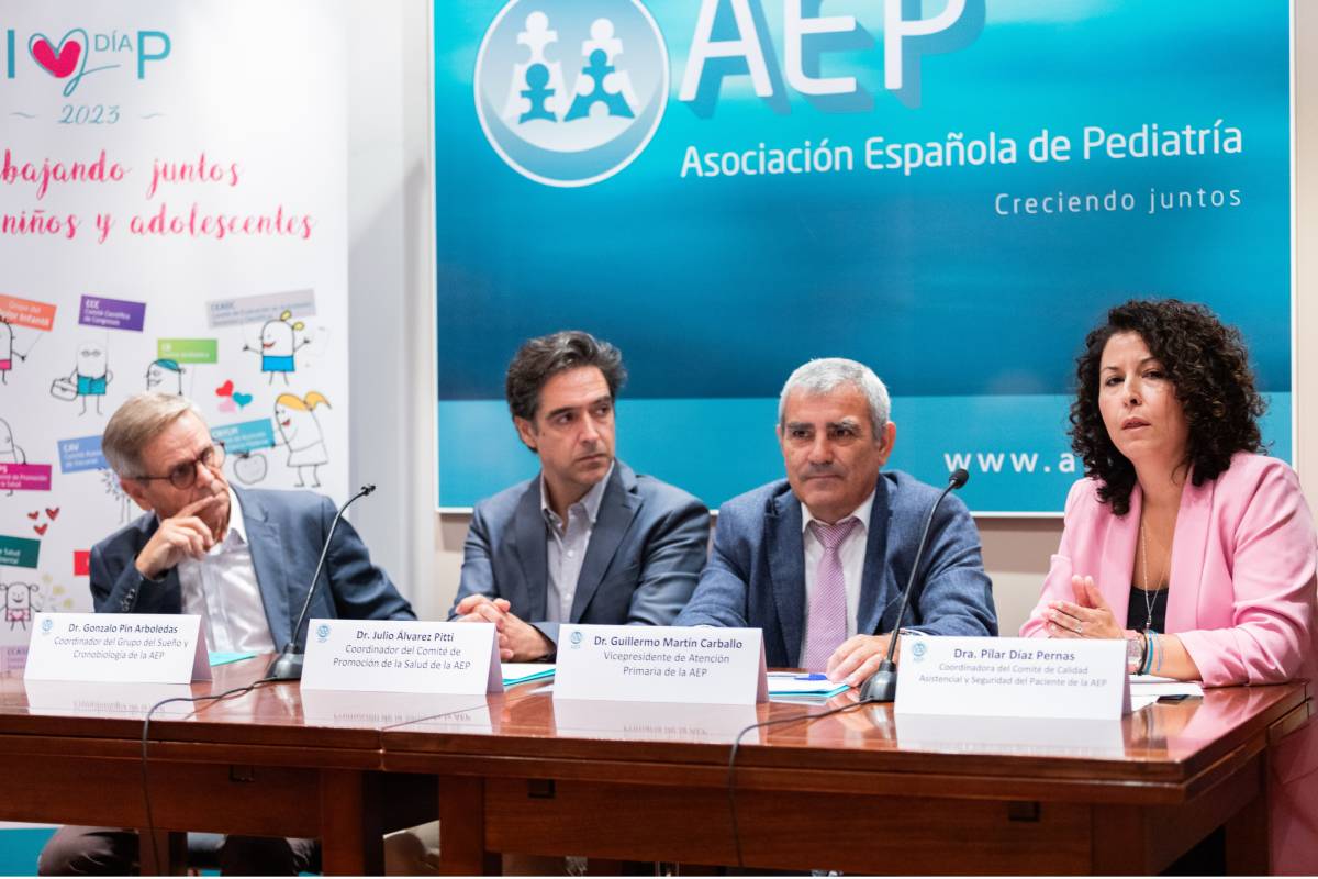 De izquierda a derecha, Gonzalo Pin Arboledas, Julio Álvarez Pitti, Guillermo Martín Carballo y Pilar Díaz Pernas. Foto: AEP.